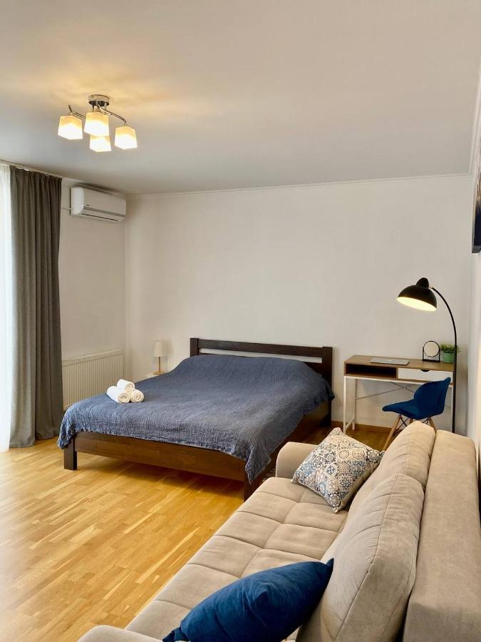 Cozy Apartment Next To The Park Ternopil Ngoại thất bức ảnh